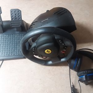 Thrustmaster T80 Ferrari 488. GTB Edition steering wheel and pedals with headset